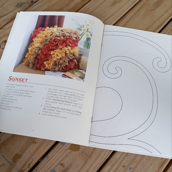 Hooked on Pillows Latch Hook Pattern Book - Picture 4 of 5